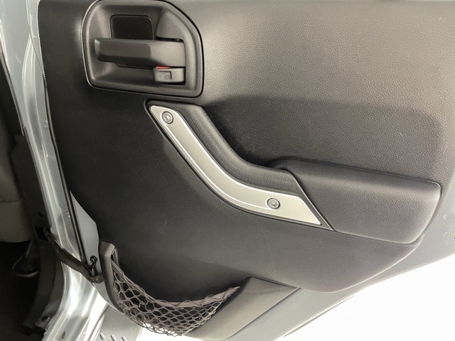 2014 Jeep Wrangler Unlimited Rubicon photo 30
