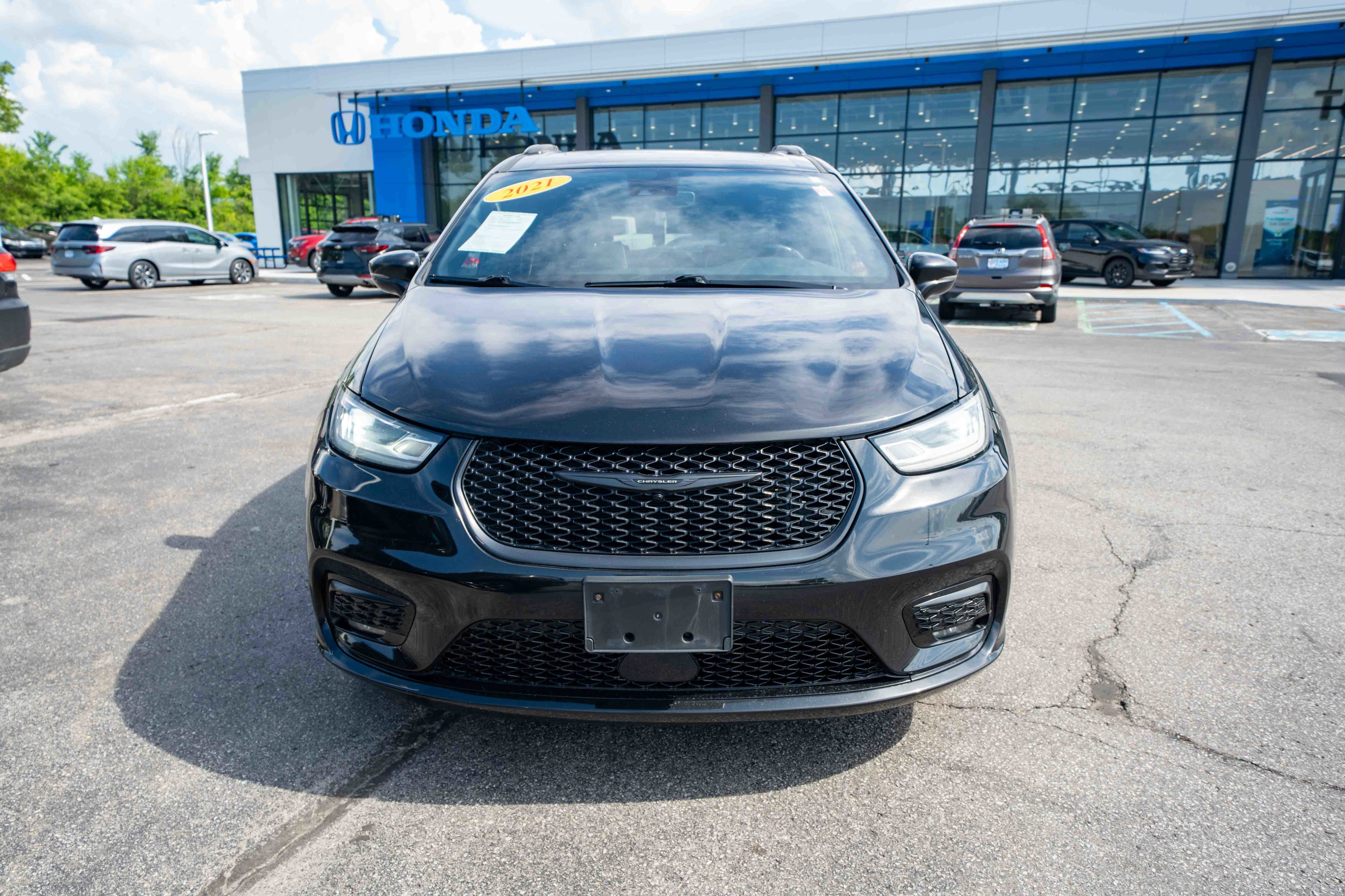 Used 2021 Chrysler Pacifica Limited with VIN 2C4RC3GG3MR536780 for sale in Hobart, IN