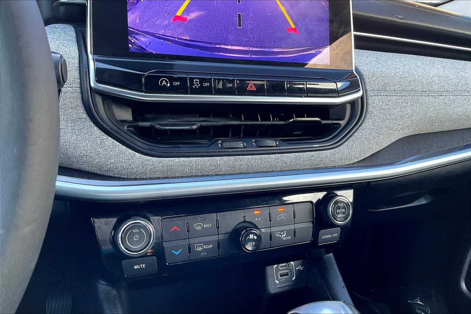 2022 Jeep Compass Latitude photo 29