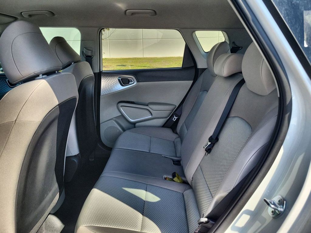 2025 Kia Soul LX S photo 11