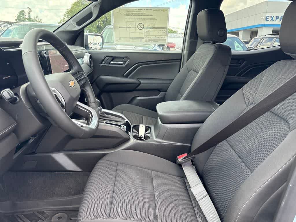 2026 Chevrolet Colorado LT photo 13