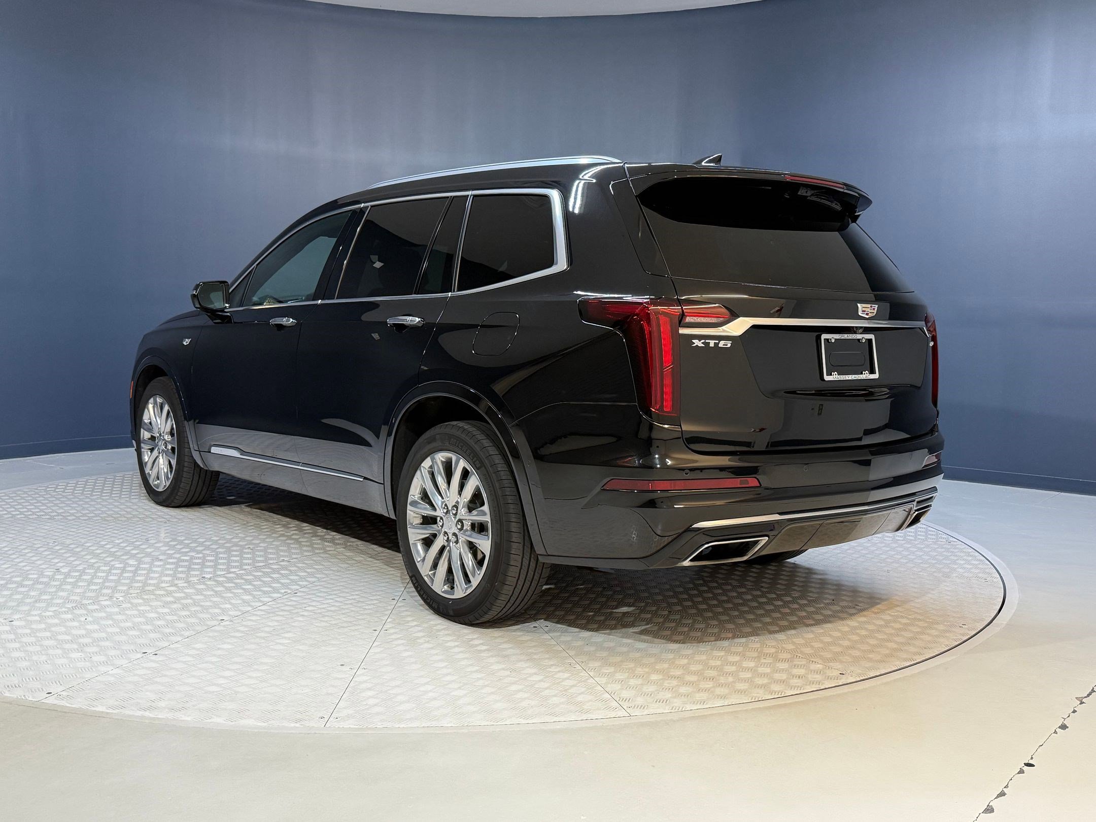 2023 Cadillac XT6 Premium Luxury photo 3