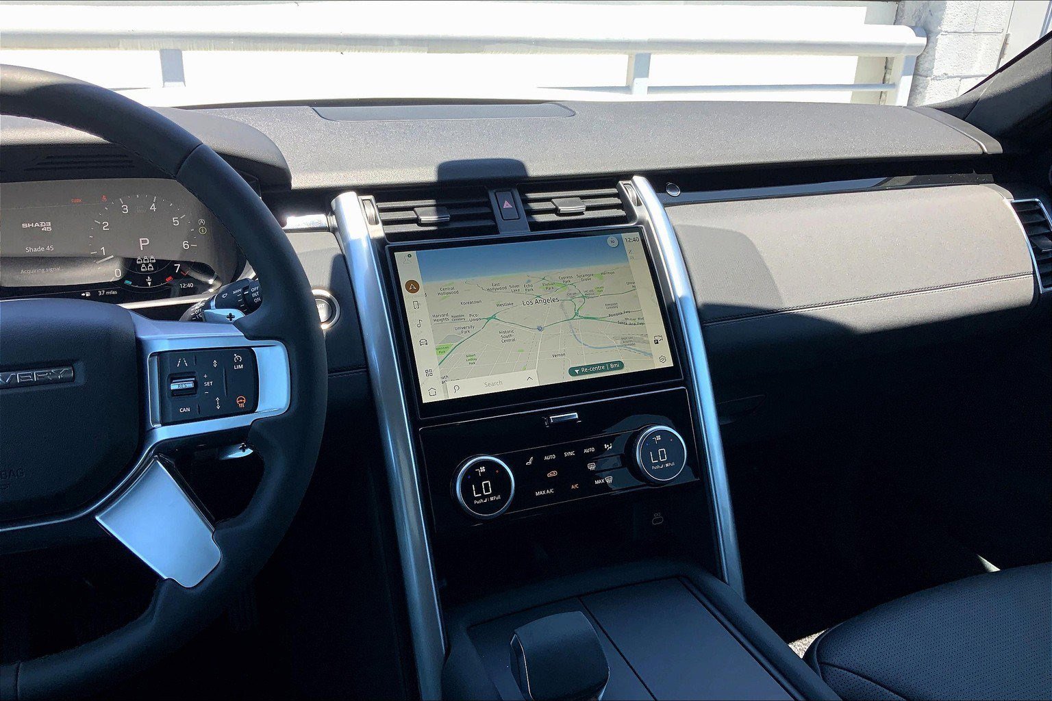 2025 Land Rover Discovery S photo 5