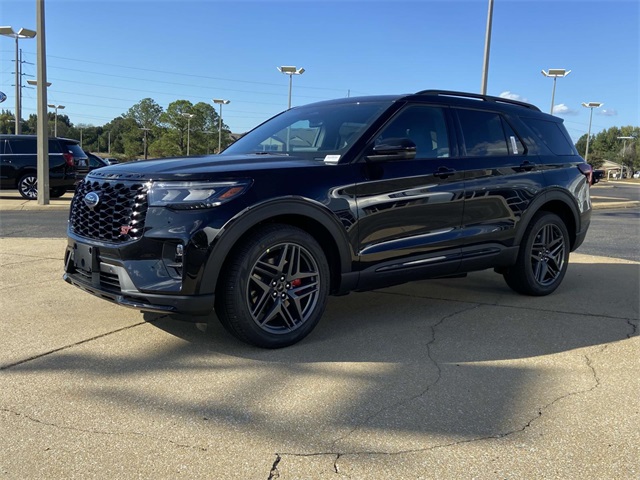 2025 Ford Explorer ST photo 2