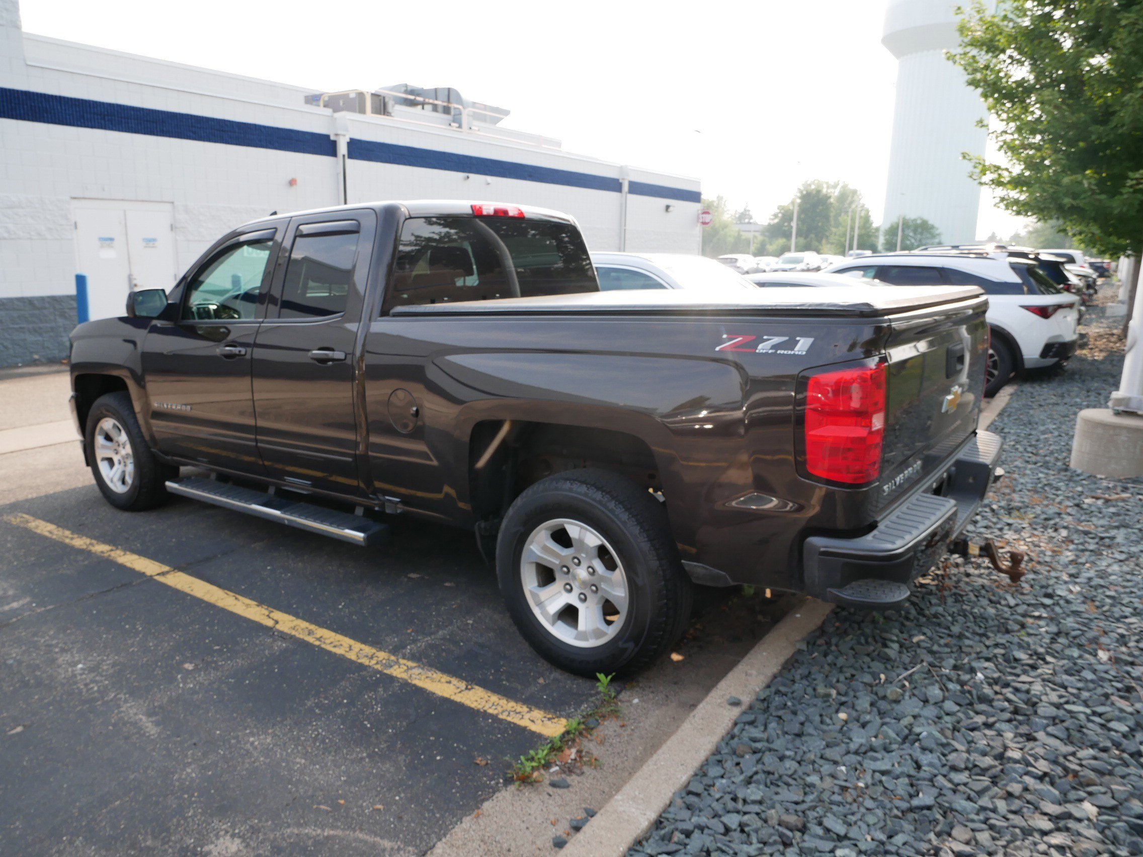 2018 Chevrolet Silverado 1500 LT photo 3