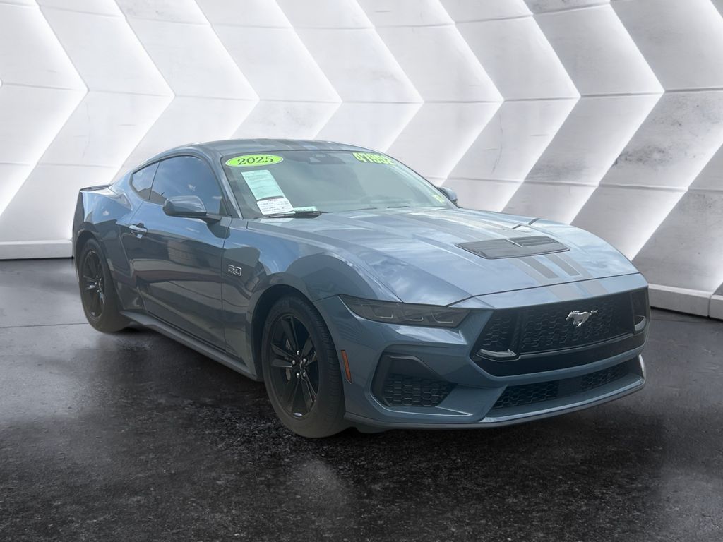 2025 Ford Mustang GT photo 3