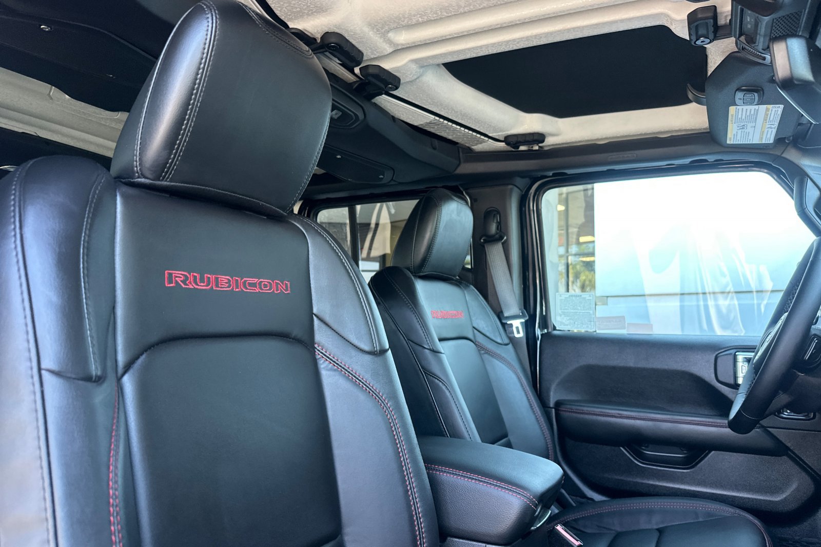2025 Jeep Wrangler Rubicon photo 17
