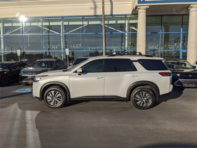2025 Nissan Pathfinder SV photo 3