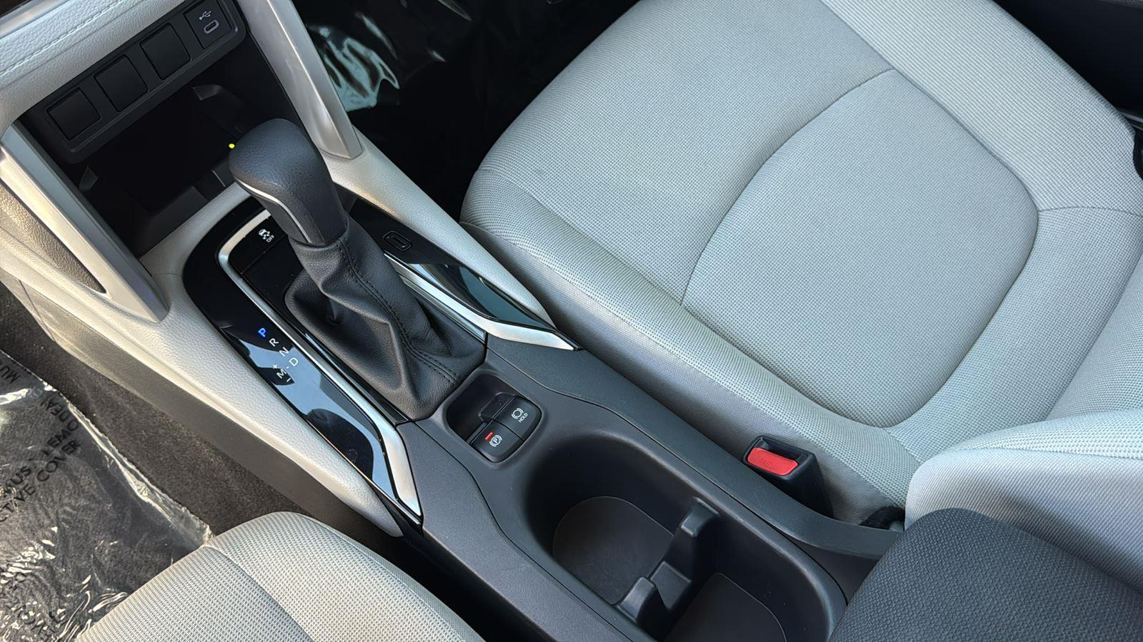 2024 Toyota Corolla Cross LE photo 20