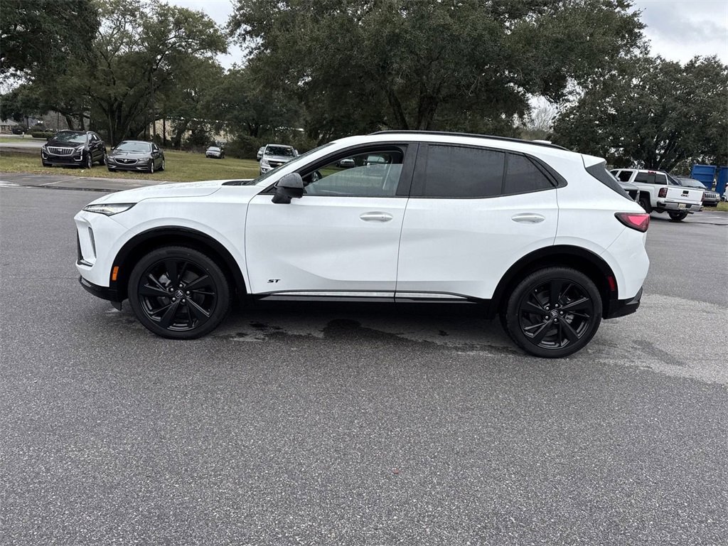 2025 Buick Envision Sport Touring photo 4