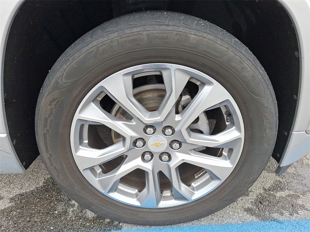 2018 Chevrolet Traverse Premier photo 3