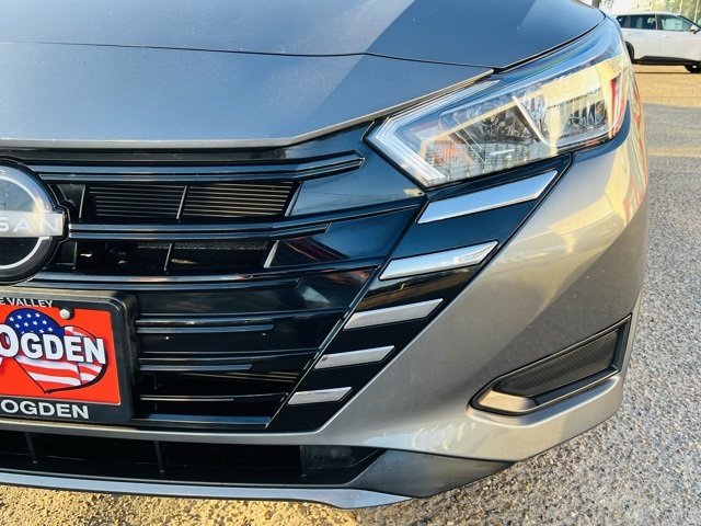 2024 Nissan Versa 1.6 SV photo 7