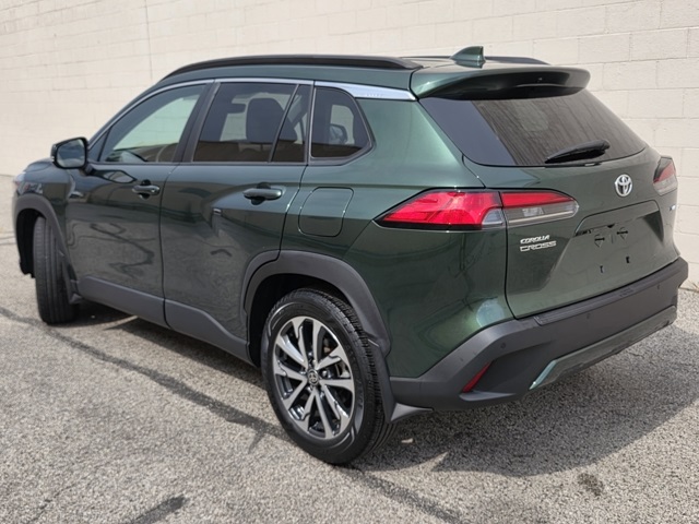 2022 Toyota Corolla Cross XLE photo 3