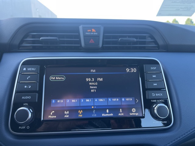 2025 Nissan Versa SV photo 14