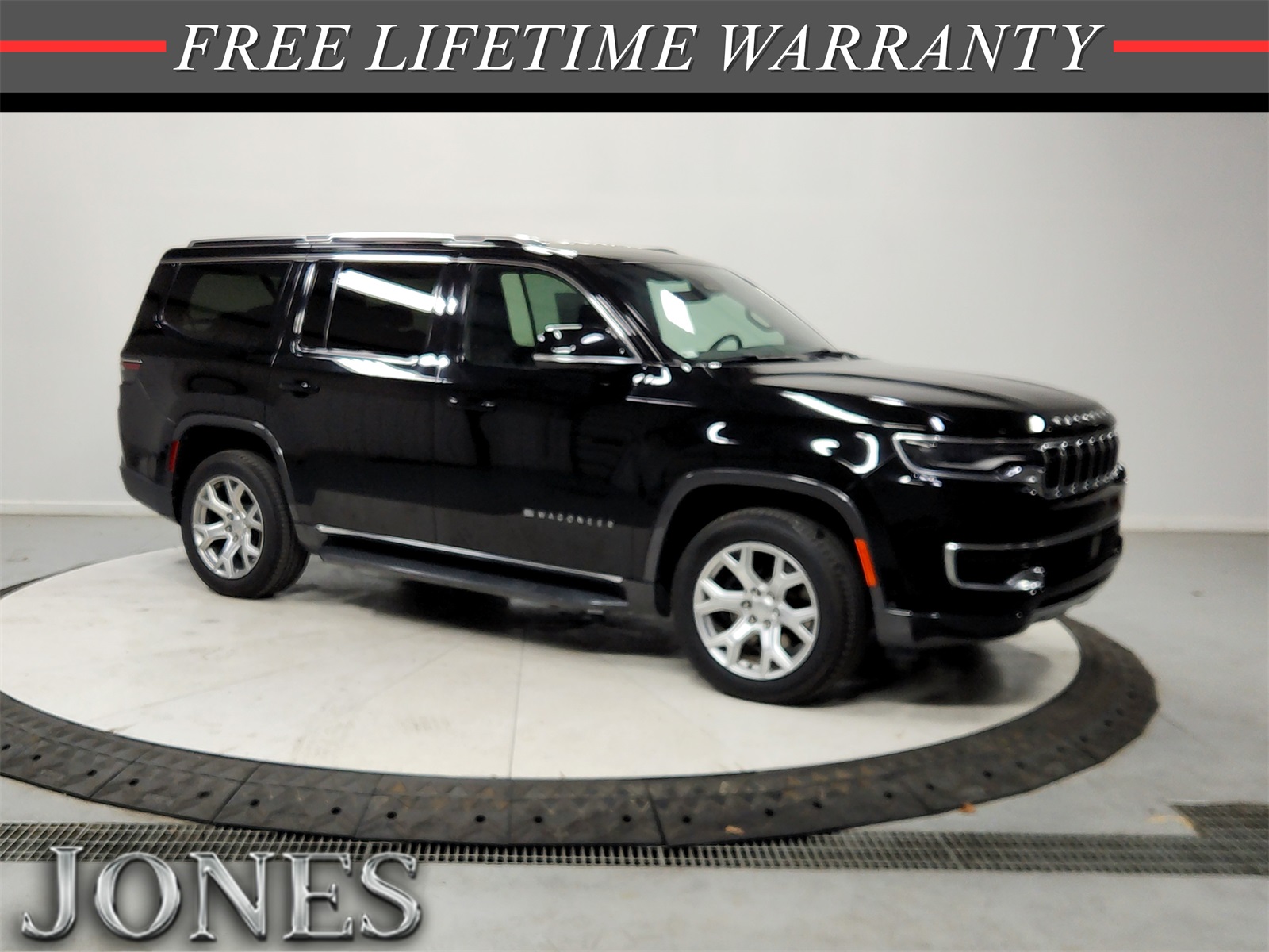 2022 Jeep Wagoneer Series II's photo