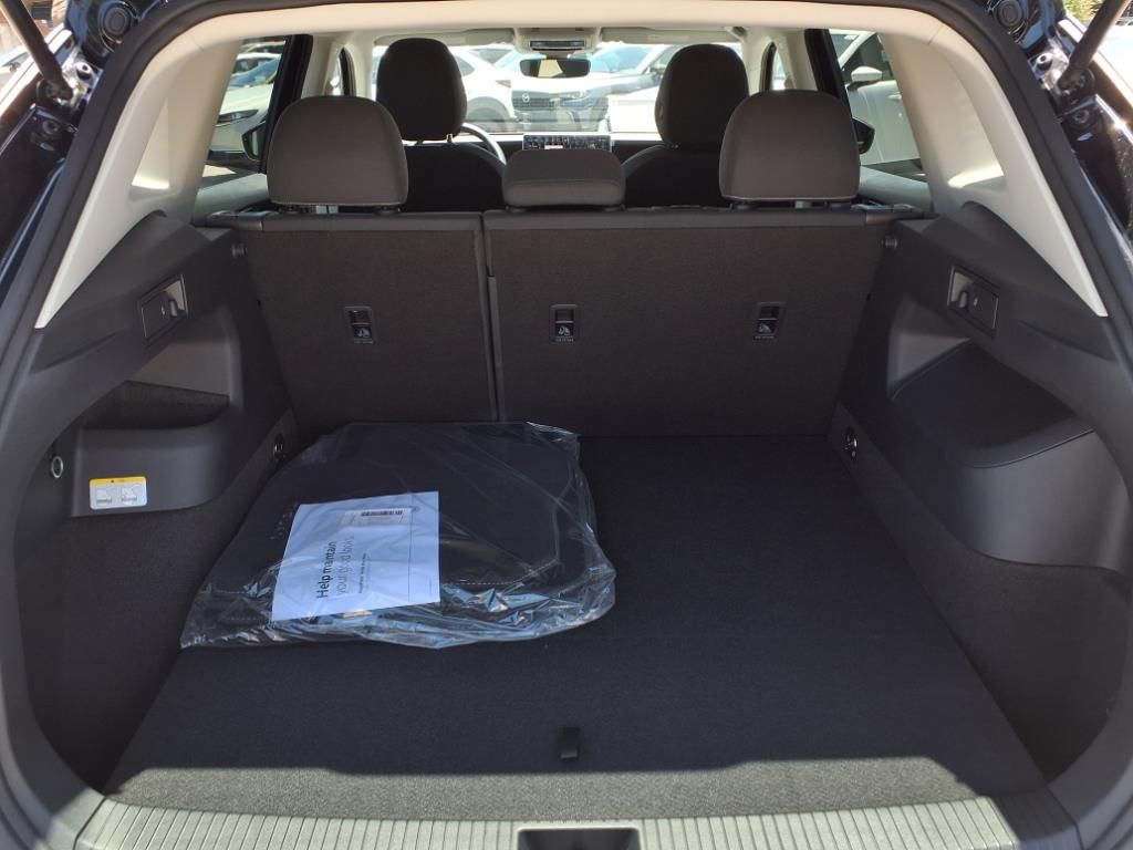 2025 Volkswagen Tiguan S photo 3