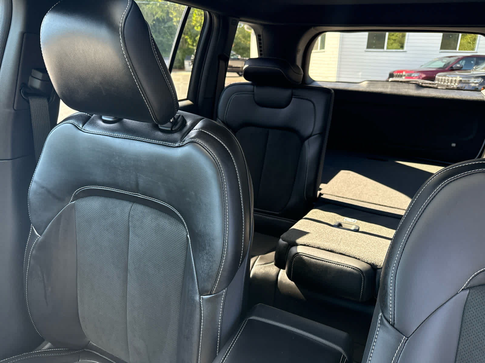2025 Jeep Grand Cherokee Altitude photo 19