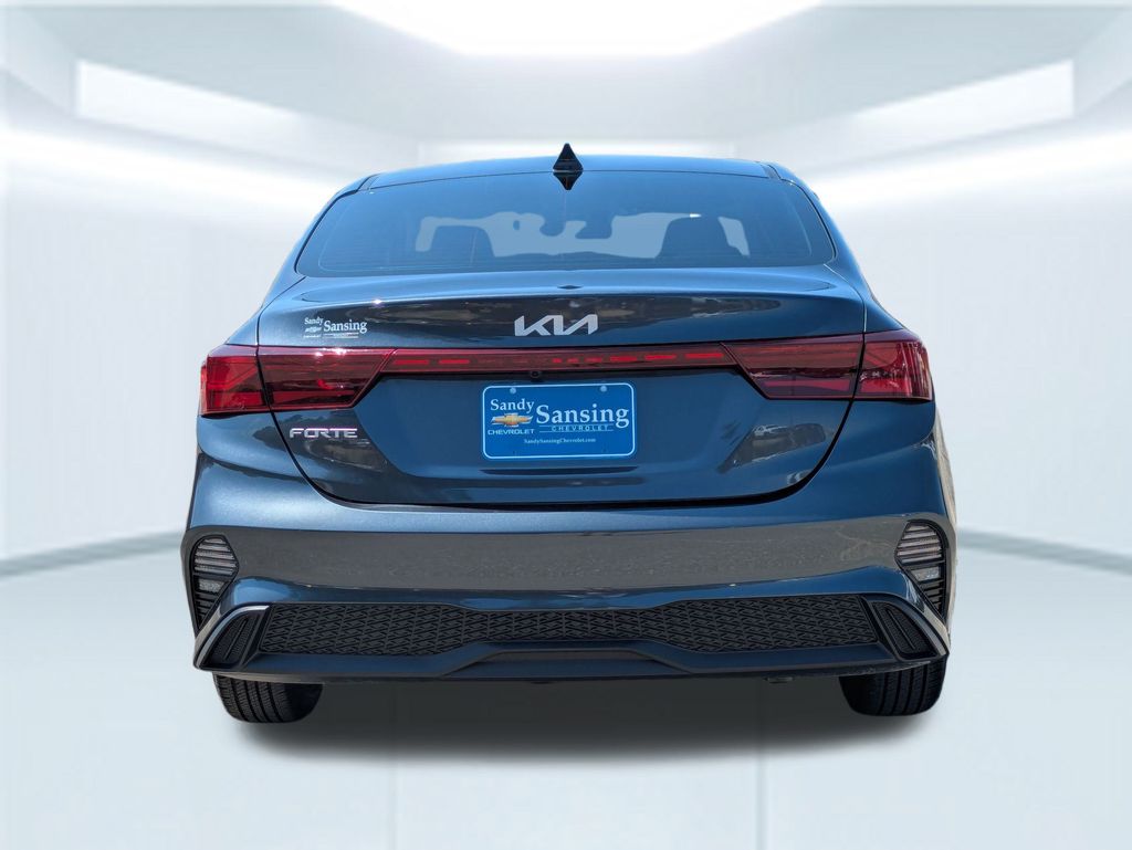 2024 Kia Forte LXS photo 4