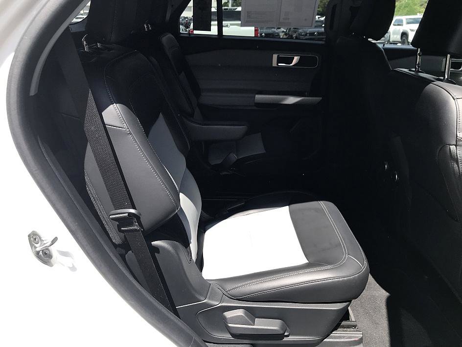 2022 Ford Explorer XLT photo 14