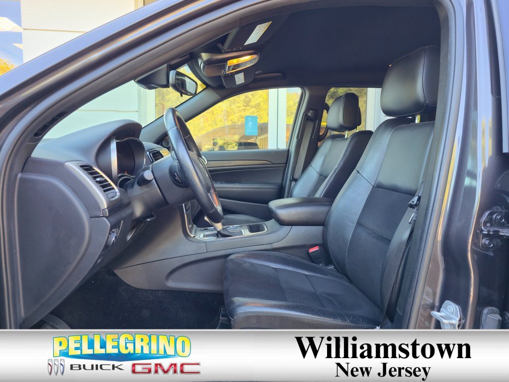 2021 Jeep Grand Cherokee Laredo photo 4