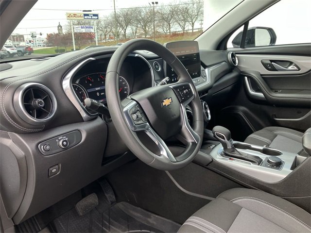 2024 Chevrolet Blazer 2LT photo 2