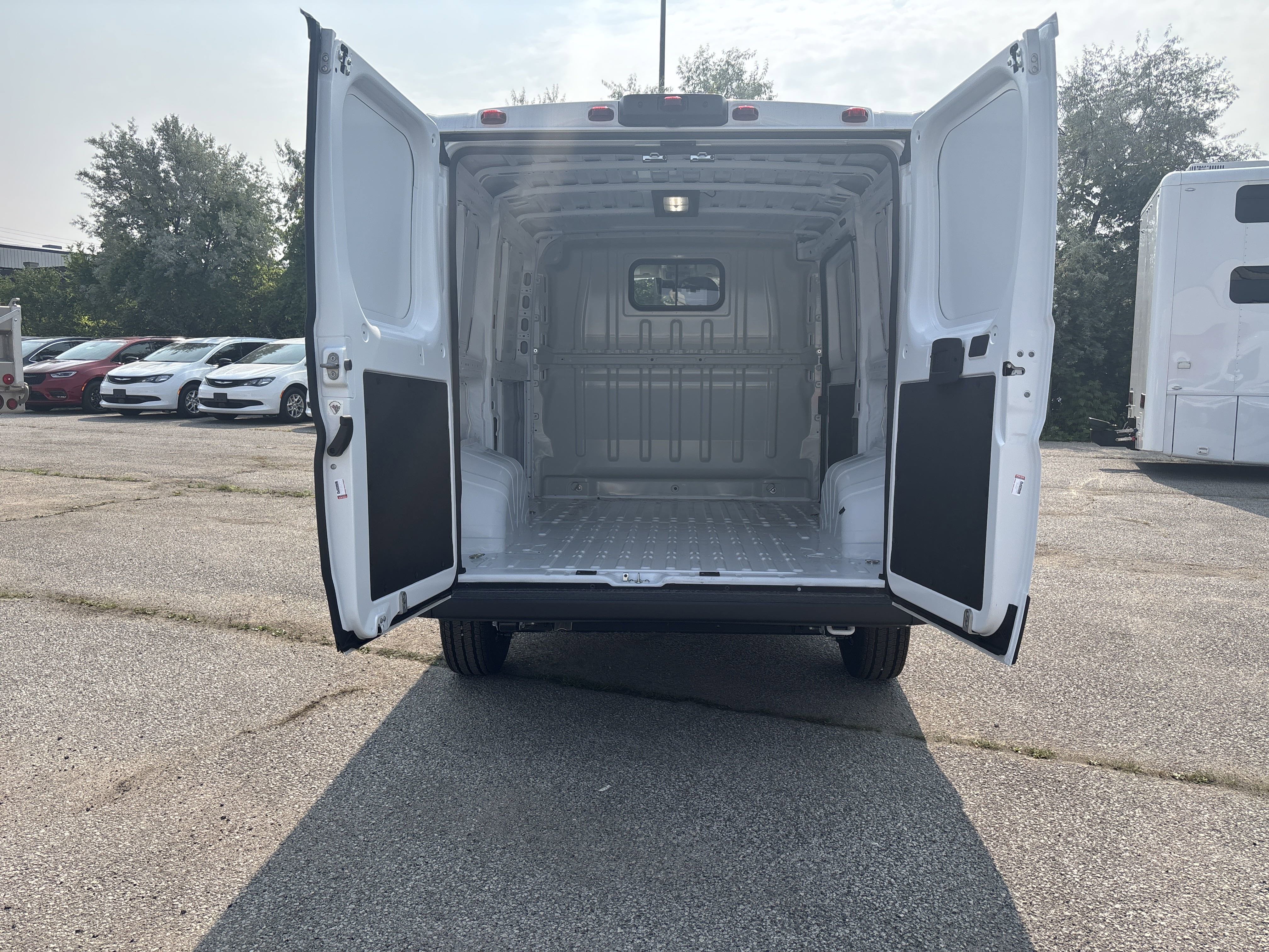 New 2025 Bright White Ram Tradesman image 9