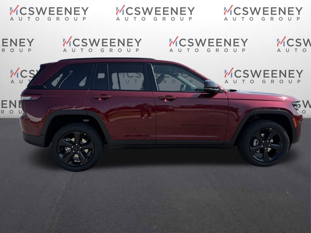 2025 Jeep Grand Cherokee Altitude photo 5