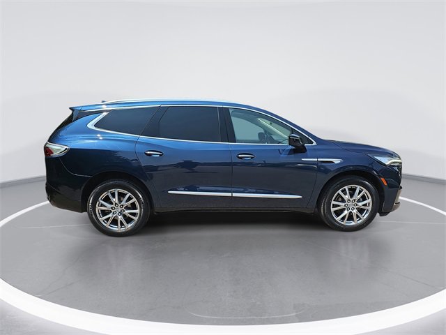 2023 Buick Enclave Essence photo 2