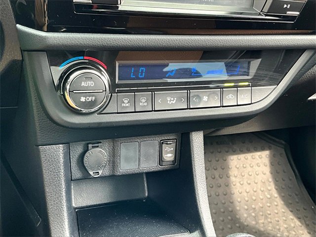 2016 Toyota Corolla Plus photo 22
