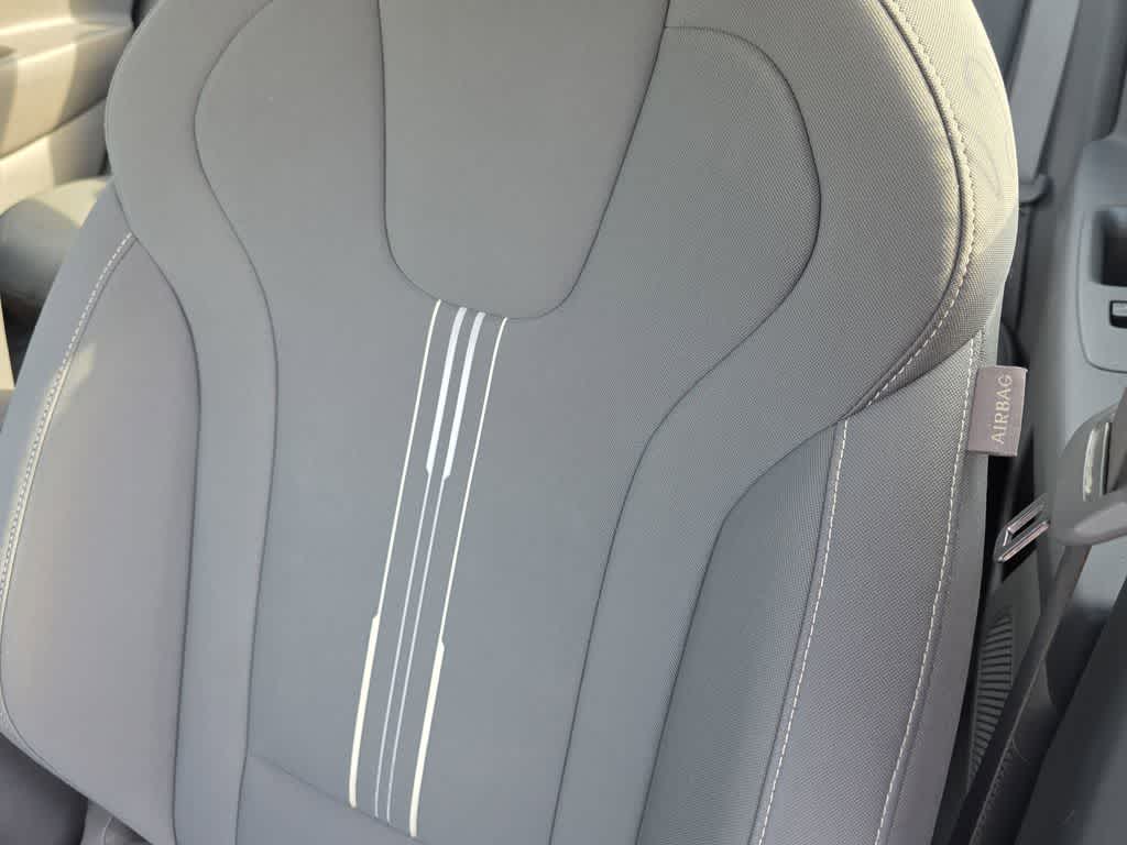 2023 Hyundai Elantra SEL photo 4
