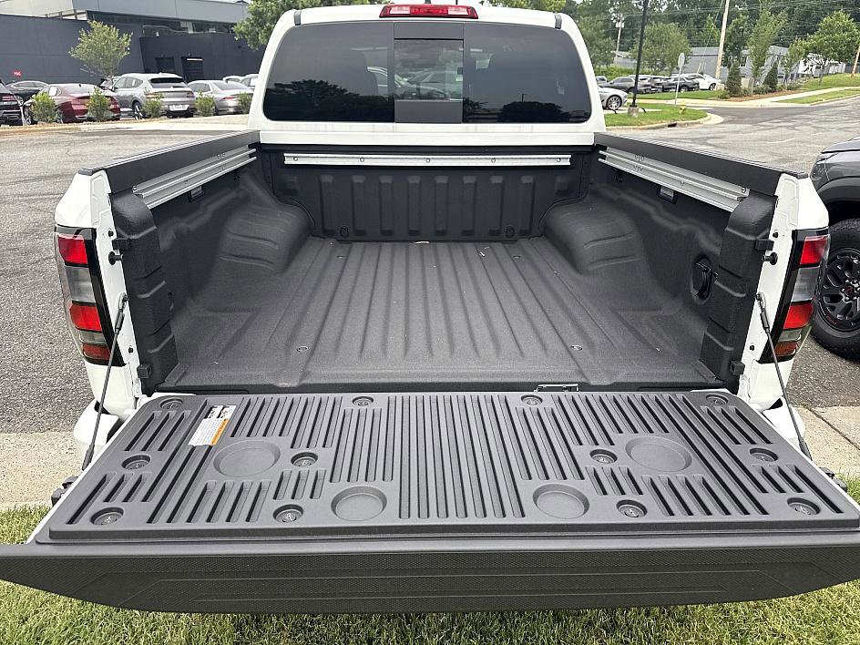 2025 Nissan Frontier PRO-4X photo 11
