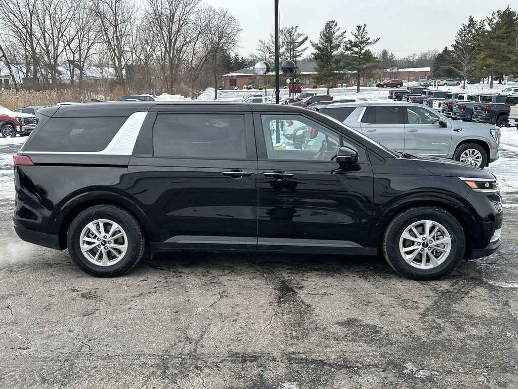 2024 KIA CARNIVAL - Image 9