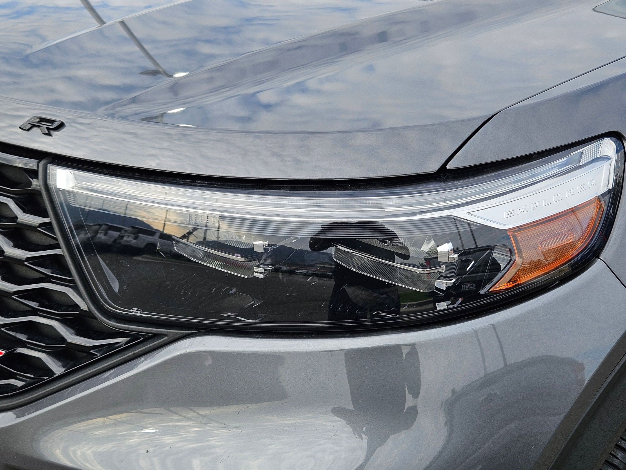 2023 Ford Explorer ST photo 9