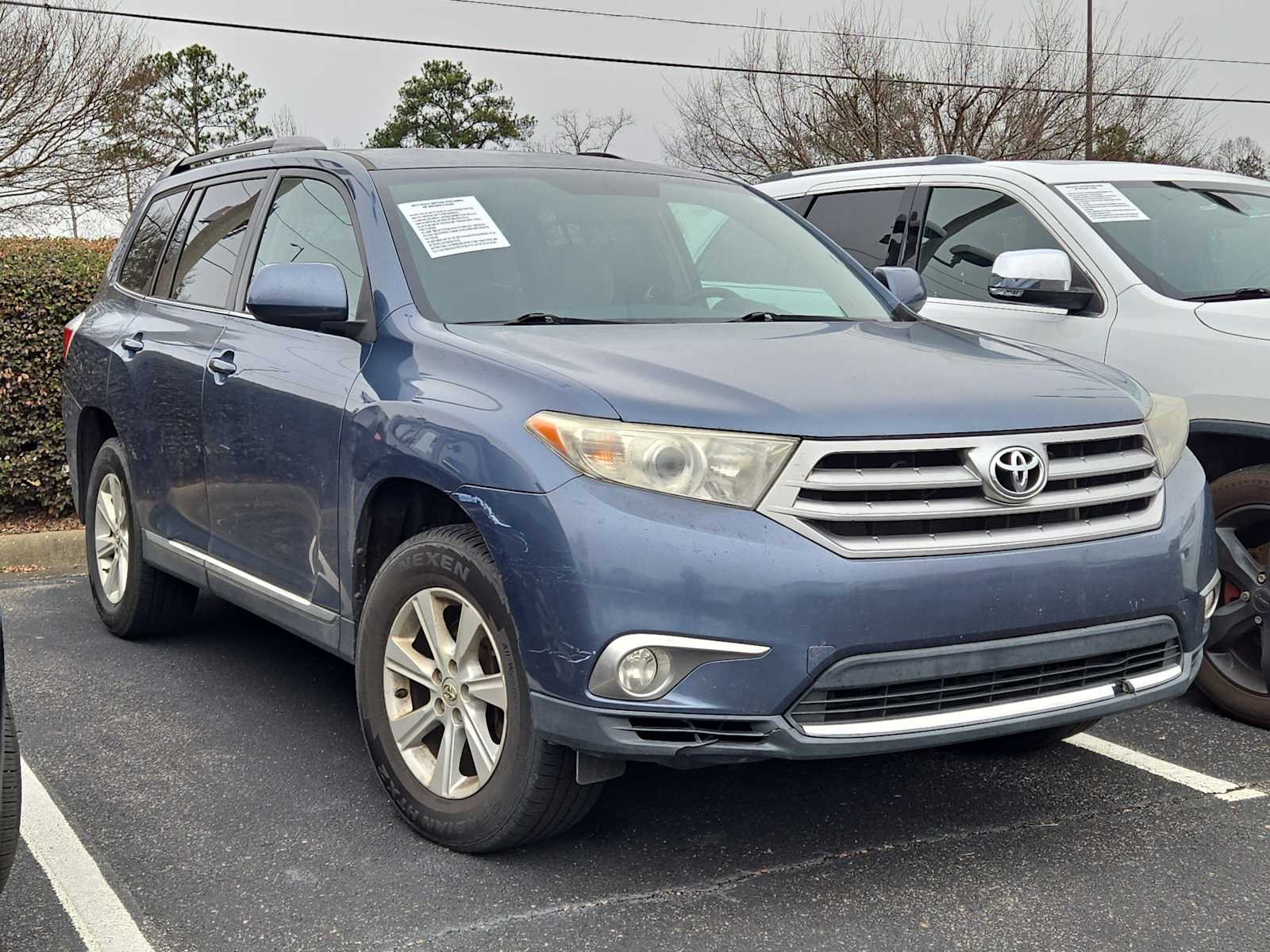 2013 Toyota Highlander Plus's photo