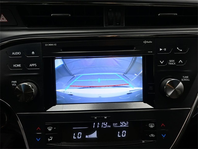 2016 Toyota Avalon Touring photo 2