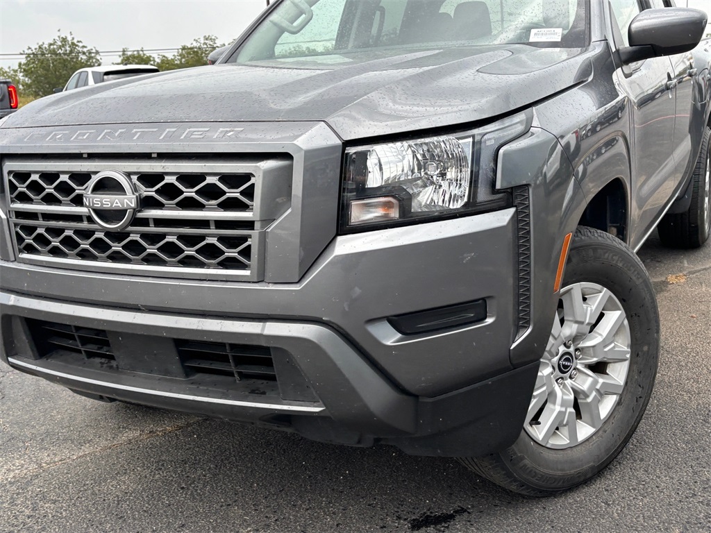 2023 Nissan Frontier SV photo 3