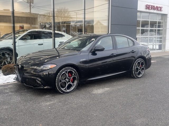 2025 Alfa Romeo Giulia Base