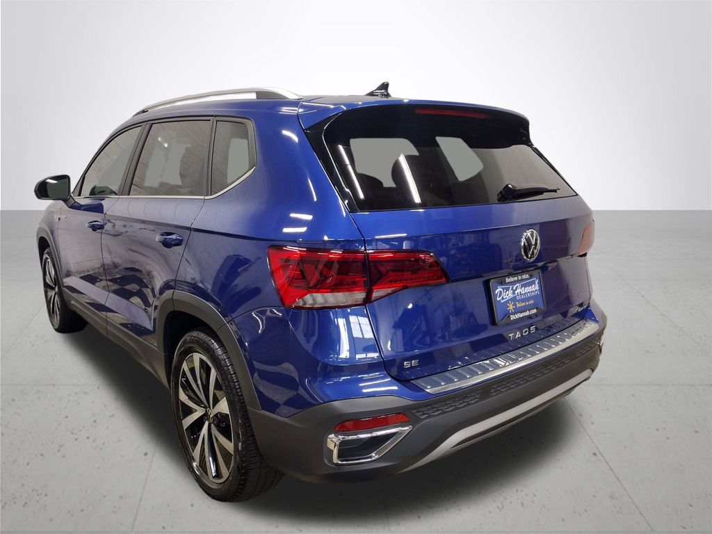 2023 Volkswagen Taos SE photo 10