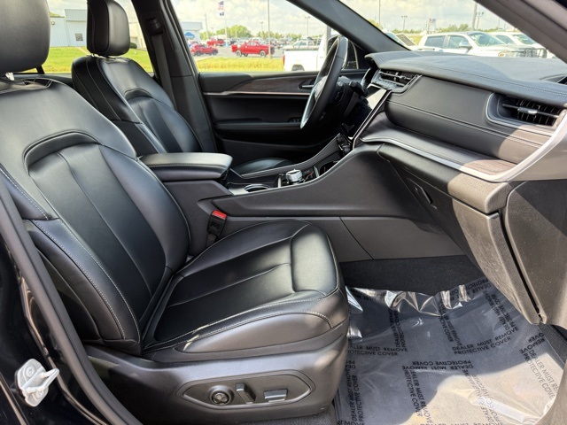 2024 Jeep Grand Cherokee Limited photo 9