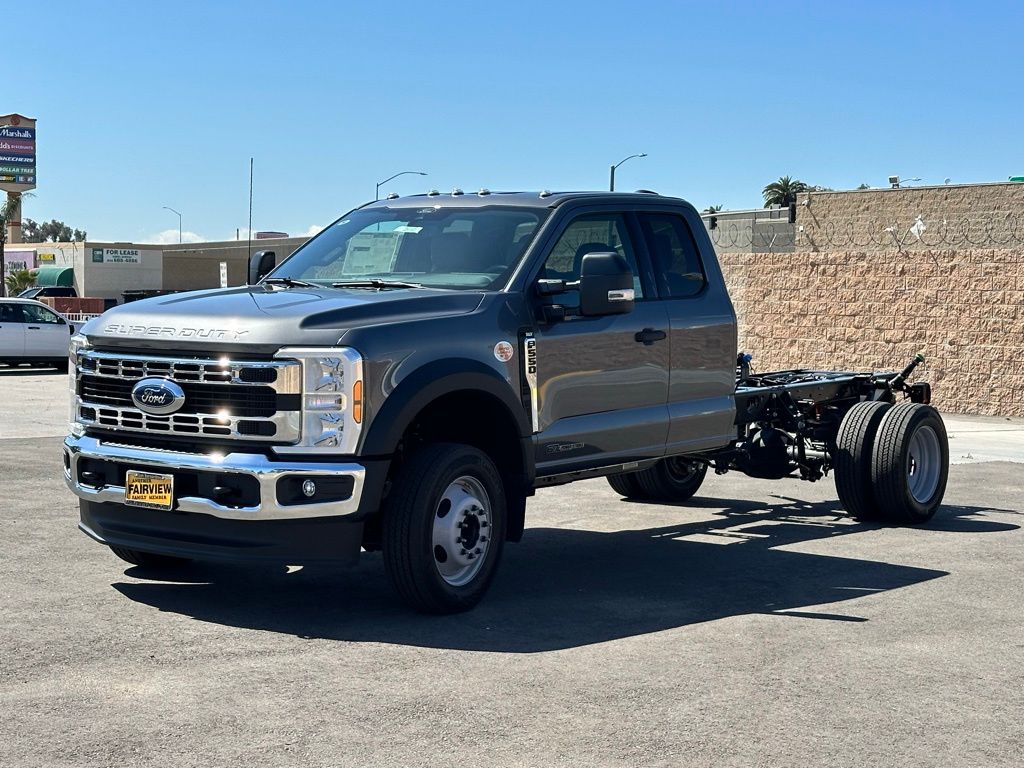 2025 Ford F-550 XLT photo 5