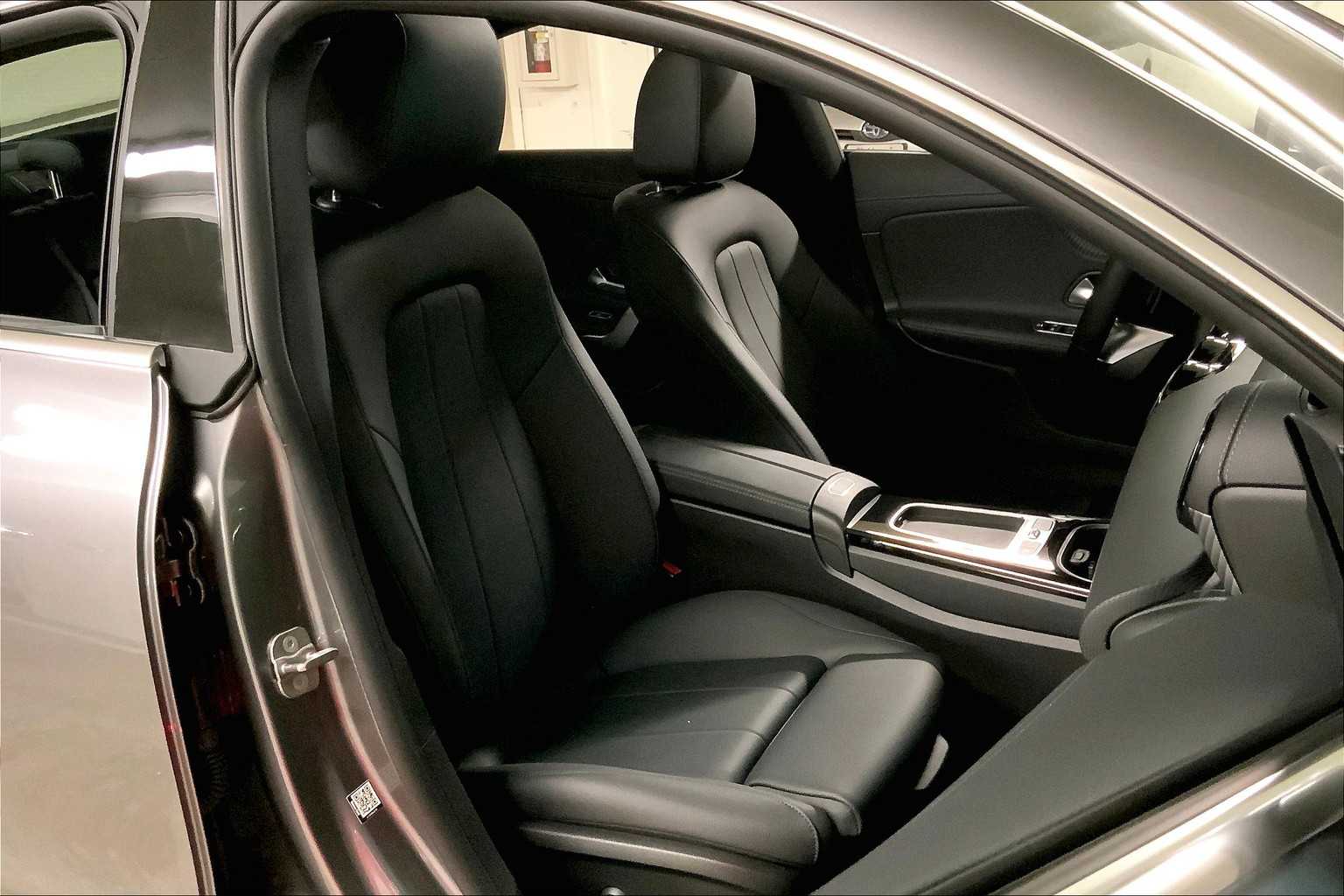 2025 Mercedes Benz CLA 250 photo 8