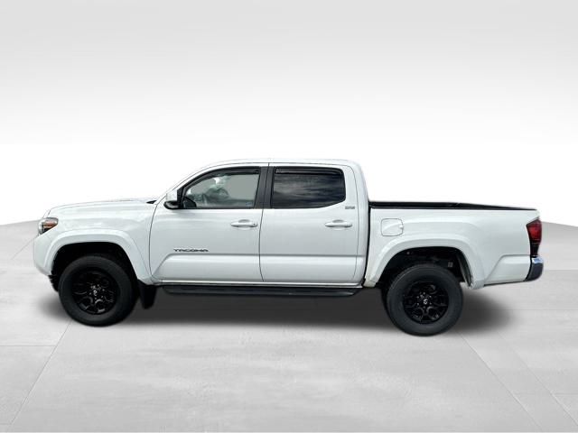 2022 Toyota Tacoma SR5 photo 3