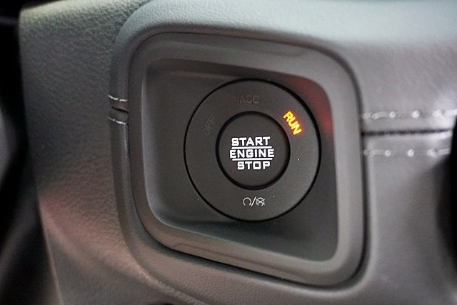 New 2025 Black Clear-Coat Exterior Paint Jeep Rubicon image 37