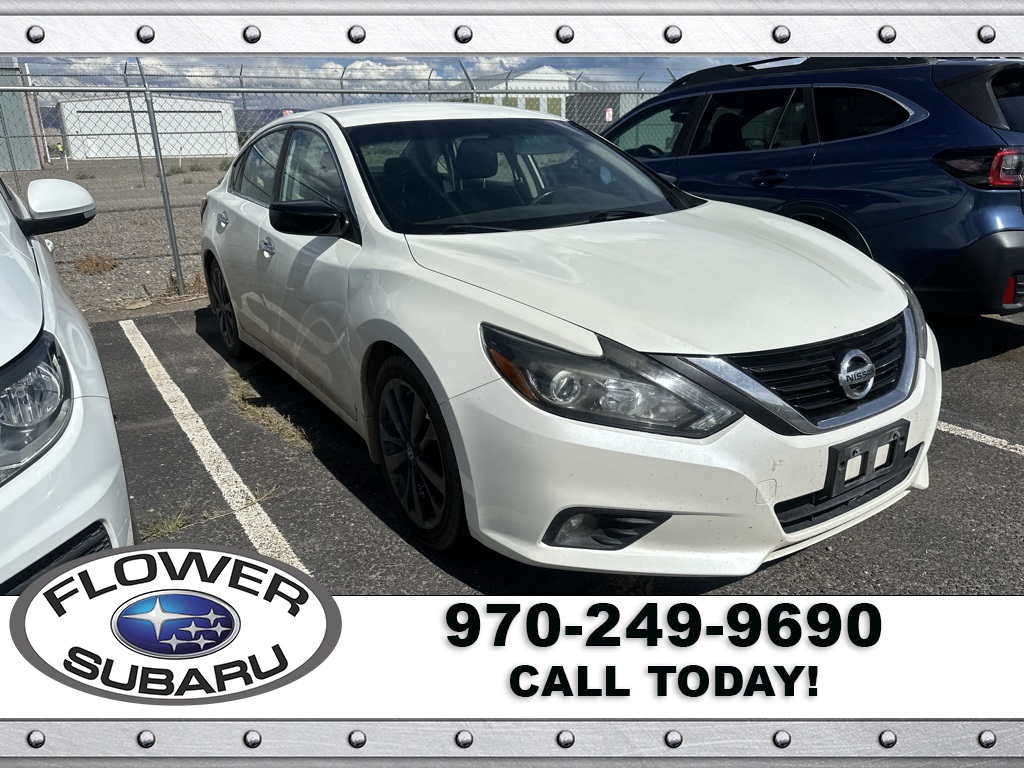 2017 Nissan Altima 2.5 SR photo 2