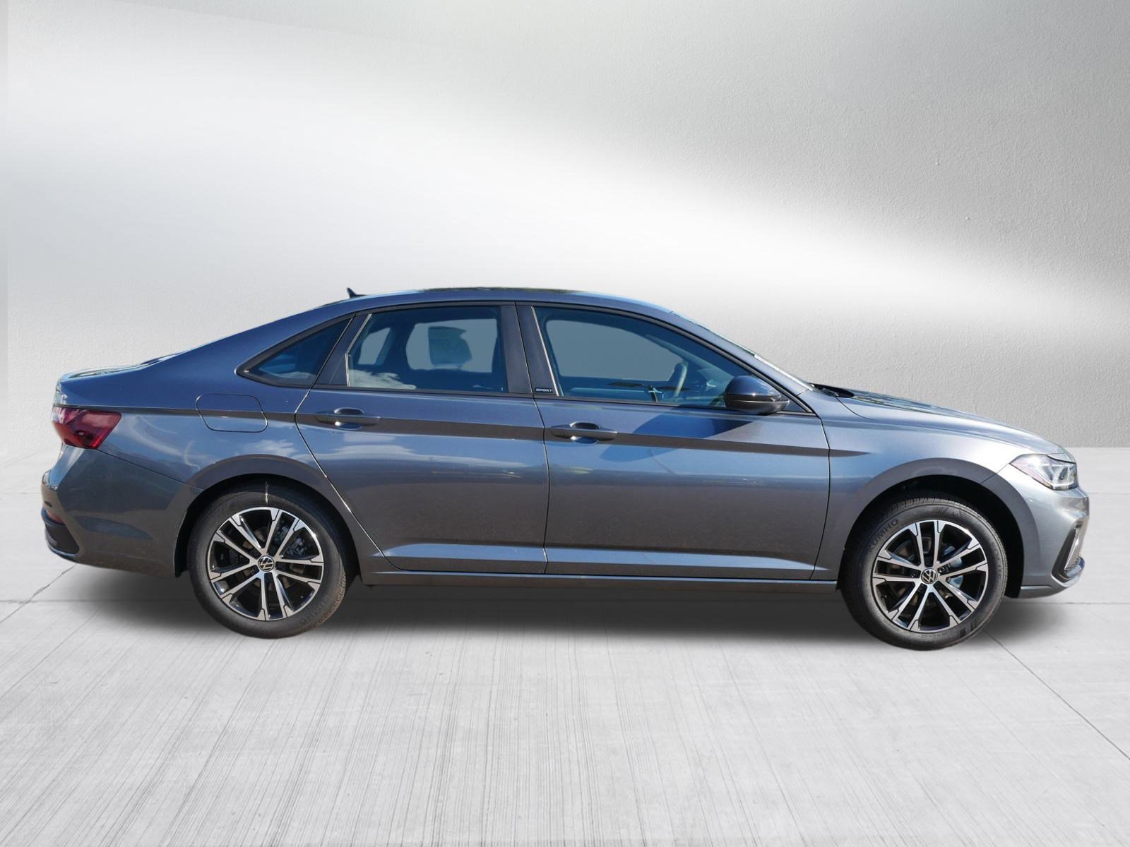 2025 Volkswagen Jetta Sport photo 2