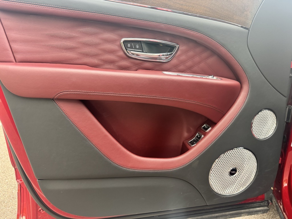 2024 Bentley Bentayga EWB Azure photo 8