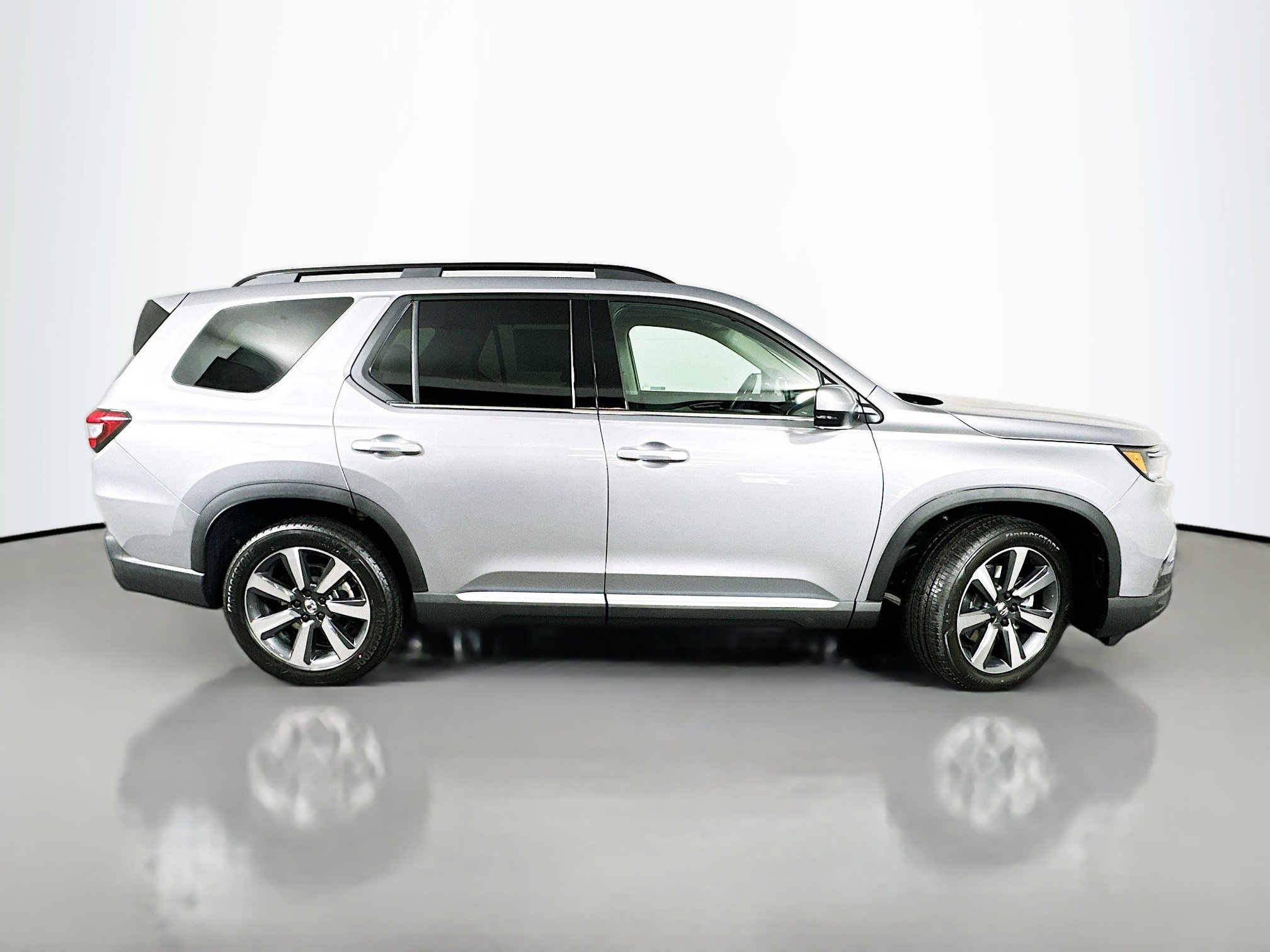 2025 Honda Pilot Touring photo 8