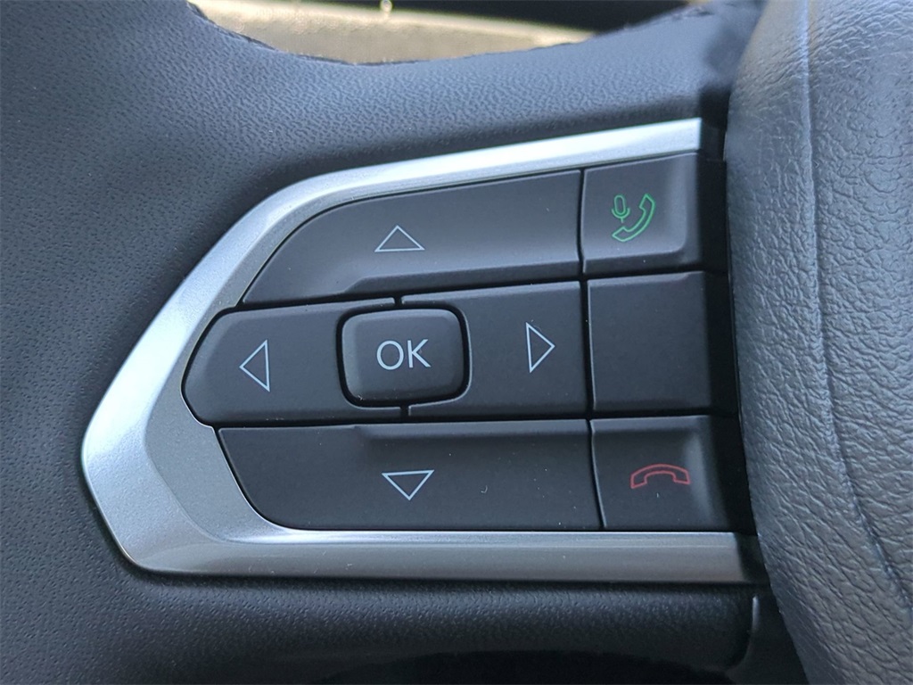 2025 Jeep Compass Latitude photo 19