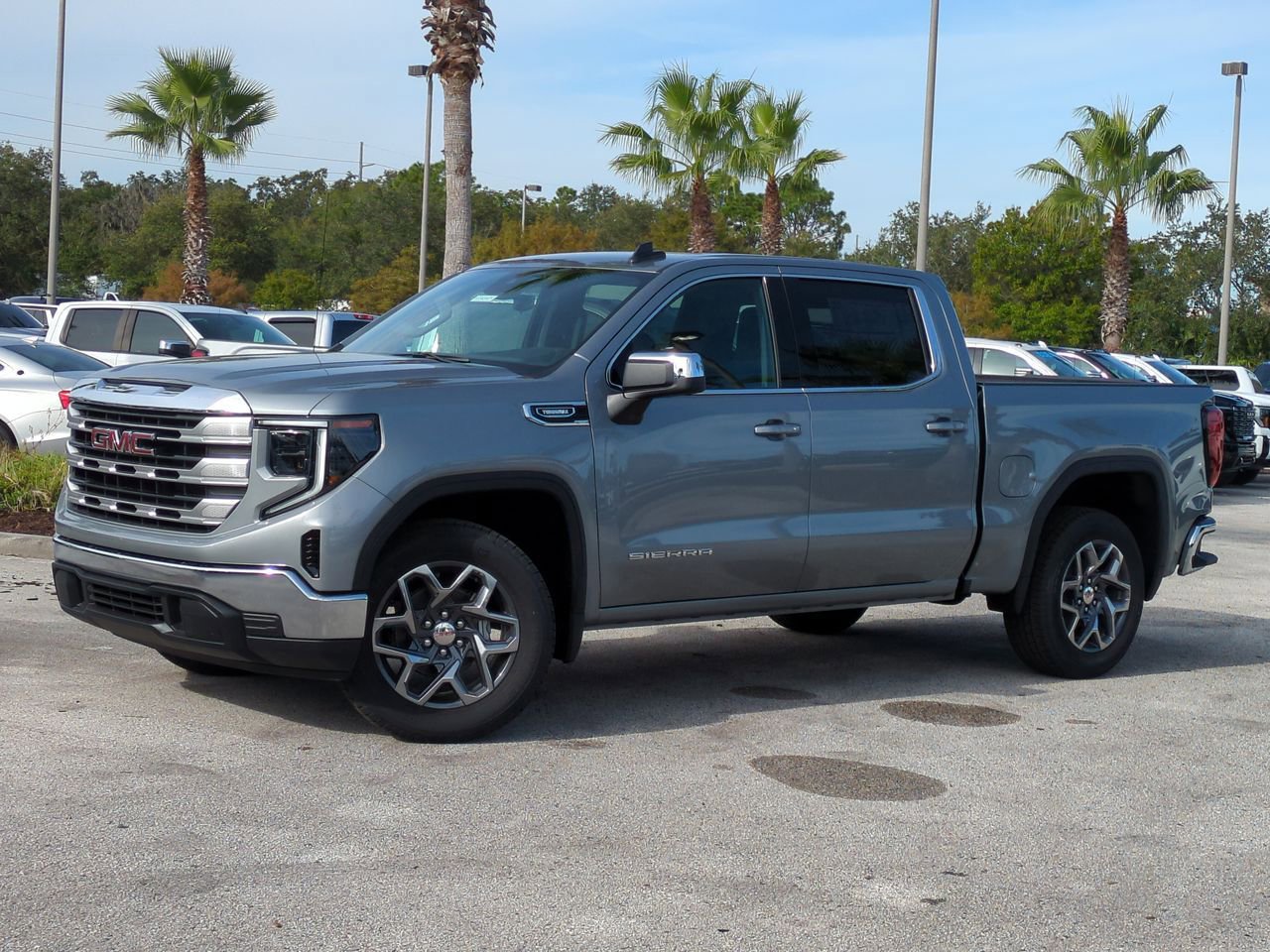 2026 GMC Sierra 1500 SLE's photo
