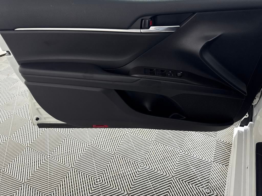2023 Toyota Camry SE photo 12